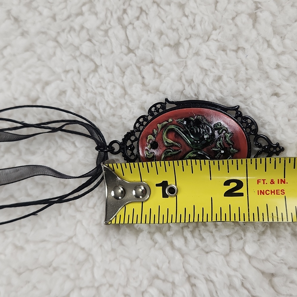 Black and Red Swan CameoPendant Necklace On Ribbon - Picture 2 of 7